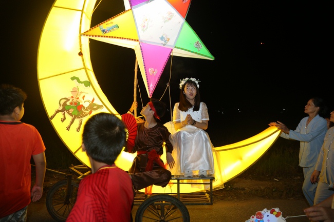 Mid-Autumn Festival at Dong Cao Pagoda in Thanh Hoa province