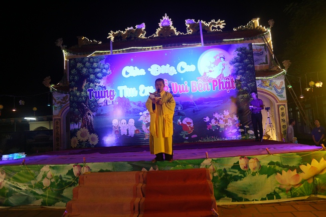 Mid-Autumn Festival at Dong Cao Pagoda in Thanh Hoa province