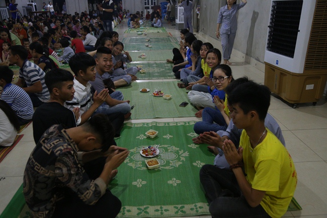 Mid-Autumn Festival at Dong Cao Pagoda in Thanh Hoa province