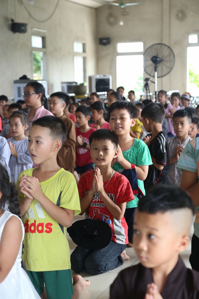 Mid-Autumn Festival at Dong Cao Pagoda in Thanh Hoa province