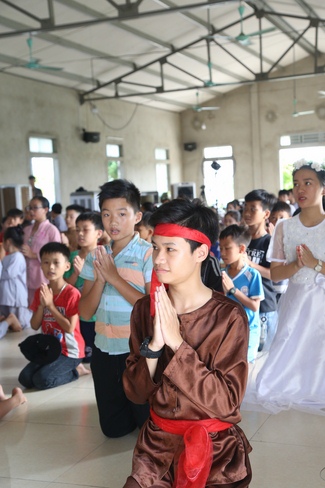 Mid-Autumn Festival at Dong Cao Pagoda in Thanh Hoa province