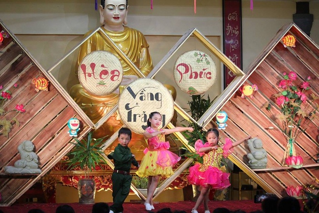 Chuỗi hoạt động mừng Tết Trung thu tại chùa Hòa Phúc