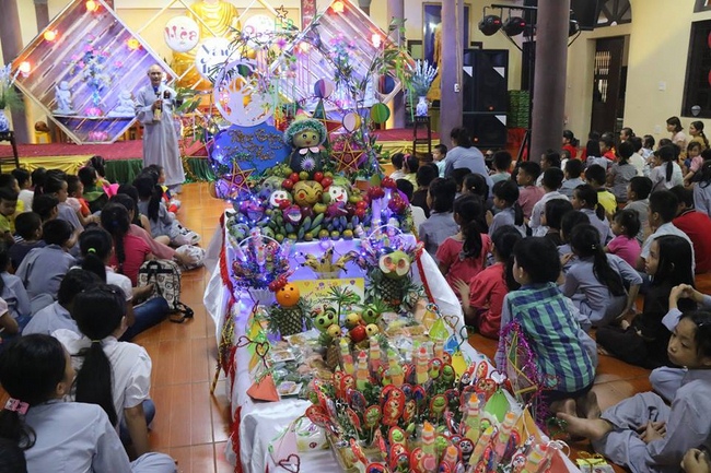 Chuỗi hoạt động mừng Tết Trung thu tại chùa Hòa Phúc