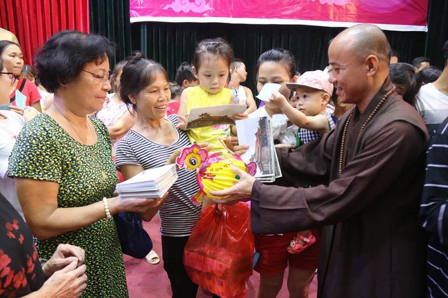 Chuỗi hoạt động mừng Tết Trung thu tại chùa Hòa Phúc