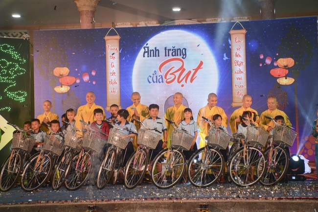 Chương trình văn nghệ trung thu “Ánh Trăng Của Bụt”