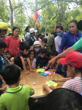 Enjoying the full moon festival at Hong Phap Pagoda - Binh Thuan