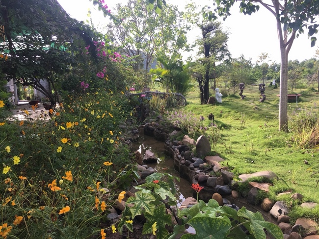 Enjoying the full moon festival at Hong Phap Pagoda - Binh Thuan