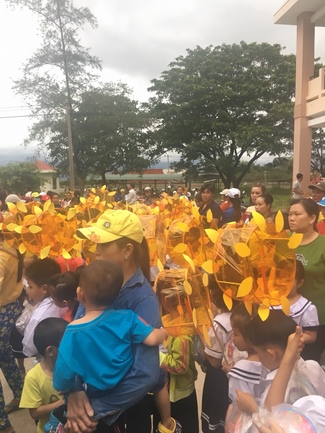 Enjoying the full moon festival at Hong Phap Pagoda - Binh Thuan