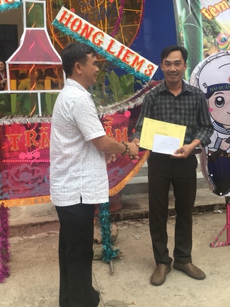 Enjoying the full moon festival at Hong Phap Pagoda - Binh Thuan