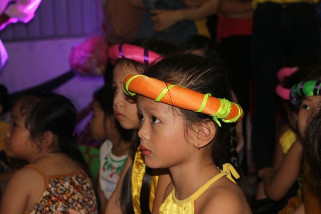 Enjoying the full moon festival at Hong Phap Pagoda - Binh Thuan