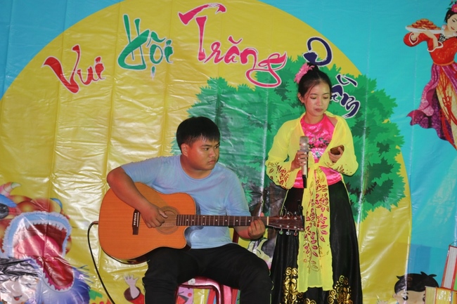 Enjoying the full moon festival at Hong Phap Pagoda - Binh Thuan