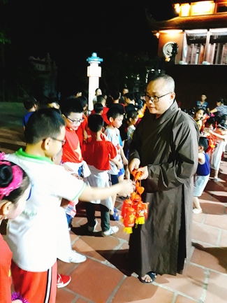 Mid-Autumn Festival at Tay Khanh Pagoda - Thai Binh