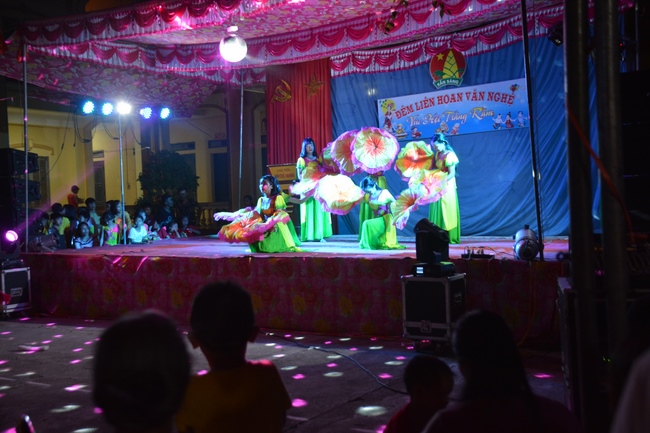 Mid-Autumn Festival at Tay Khanh Pagoda - Thai Binh