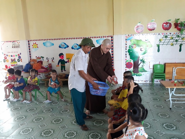 Mid-Autumn Festival at Tay Khanh Pagoda - Thai Binh