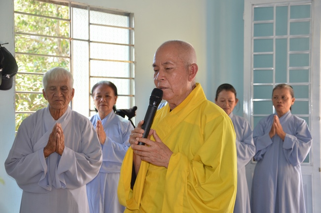 Handing over two charity houses and releasing creatures in Kien Giang
