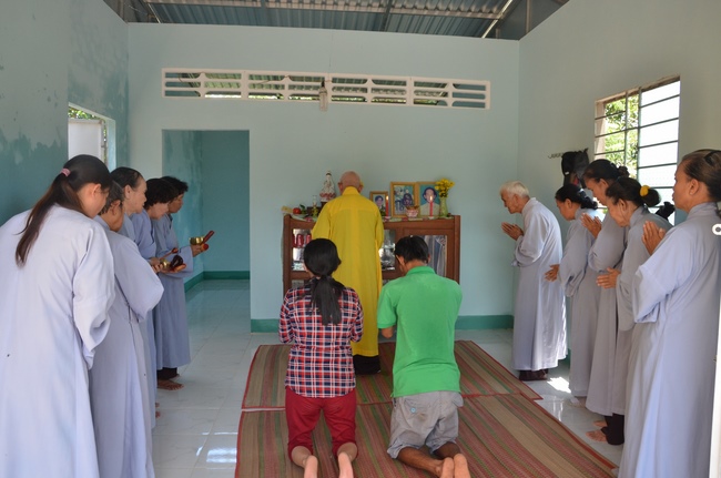 Handing over two charity houses and releasing creatures in Kien Giang