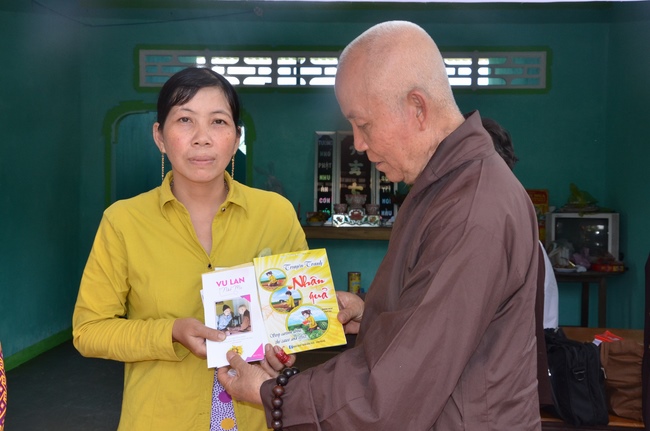 Handing over two charity houses and releasing creatures in Kien Giang