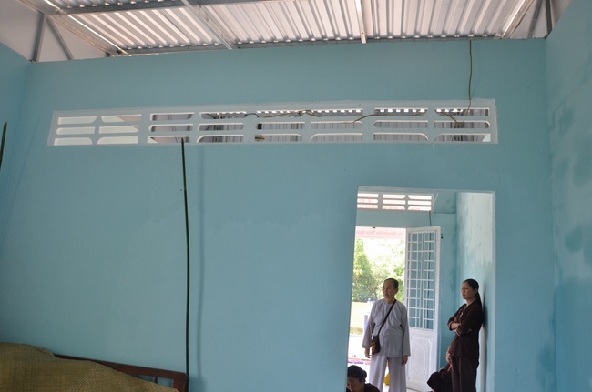 Handing over two charity houses and releasing creatures in Kien Giang