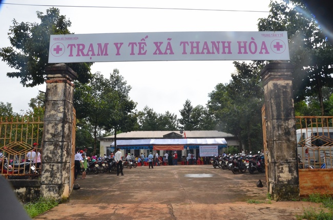 Testing health, giving medicines and gifts in Binh Phuoc