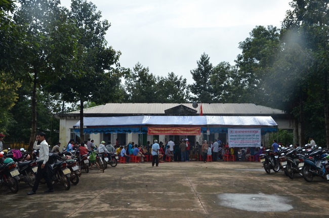 Testing health, giving medicines and gifts in Binh Phuoc