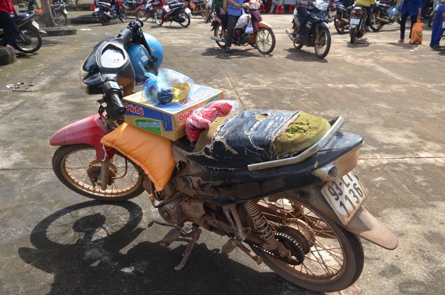 Testing health, giving medicines and gifts in Binh Phuoc