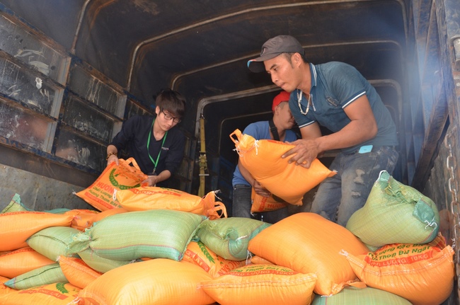 Testing health, giving medicines and gifts in Binh Phuoc