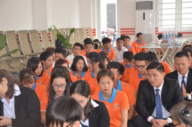 Chanting of the opening ceremony of the 7th branch of Kim Oanh real estate