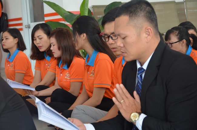 Chanting of the opening ceremony of the 7th branch of Kim Oanh real estate