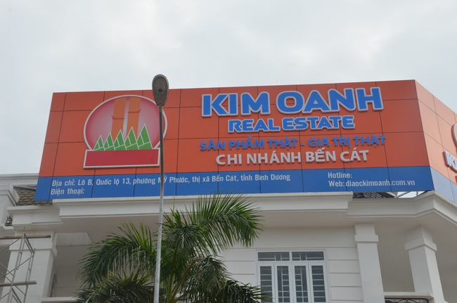 Chanting of the opening ceremony of the 7th branch of Kim Oanh real estate