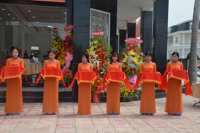 Chanting of the opening ceremony of the 7th branch of Kim Oanh real estate