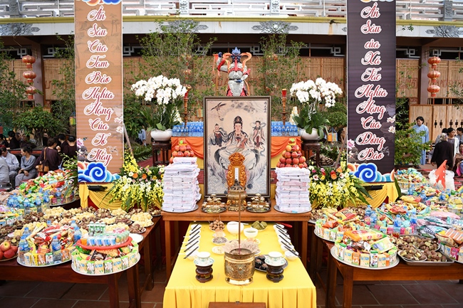 The Buddhist Festival chanting Ksihitigarbha on occasion of the great Ullambana Ceremony  at Hoa Phuc Pagoda – Hanoi