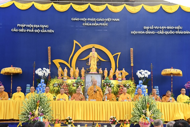 The Buddhist Festival chanting Ksihitigarbha on occasion of the great Ullambana Ceremony  at Hoa Phuc Pagoda – Hanoi
