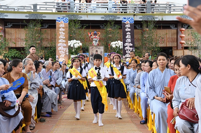 The Buddhist Festival chanting Ksihitigarbha on occasion of the great Ullambana Ceremony  at Hoa Phuc Pagoda – Hanoi