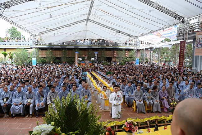 The Buddhist Festival chanting Ksihitigarbha on occasion of the great Ullambana Ceremony  at Hoa Phuc Pagoda – Hanoi