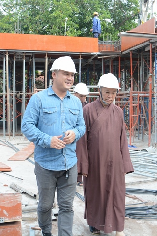 Hoàn thành đổ bê tông sàn lửng lầu 1 tòa nhà đa năng