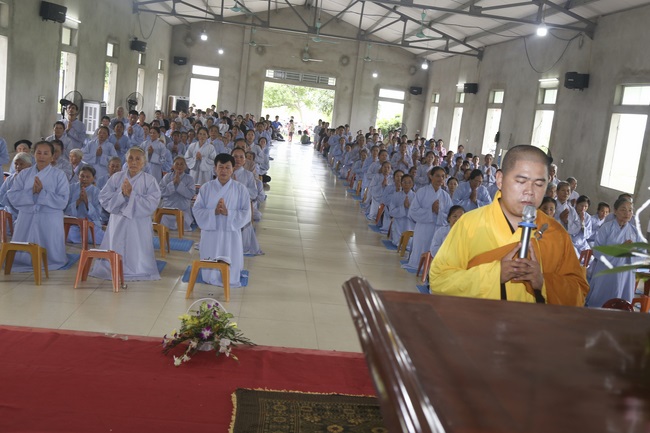 One - Day Cultivation at Dong Cao Pagoda in Thanh Hoa province.
