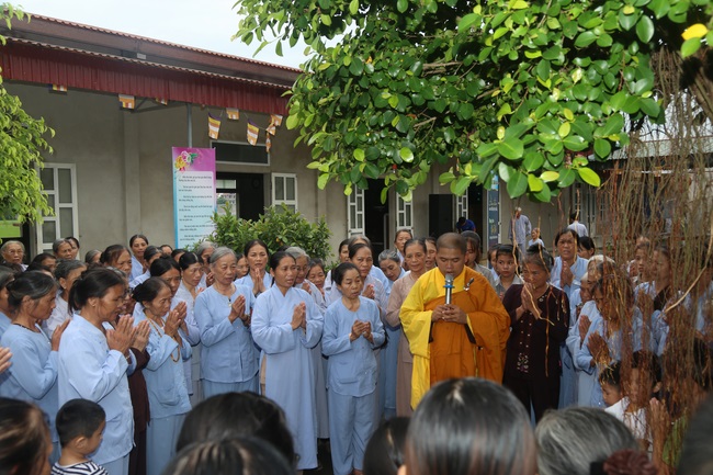 One - Day Cultivation at Dong Cao Pagoda in Thanh Hoa province.