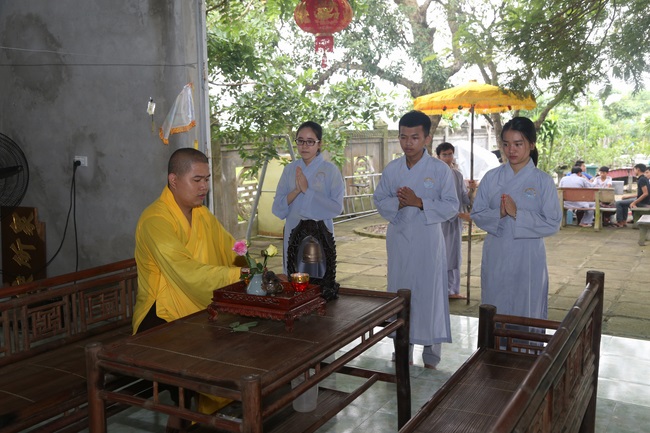 One - Day Cultivation at Dong Cao Pagoda in Thanh Hoa province.