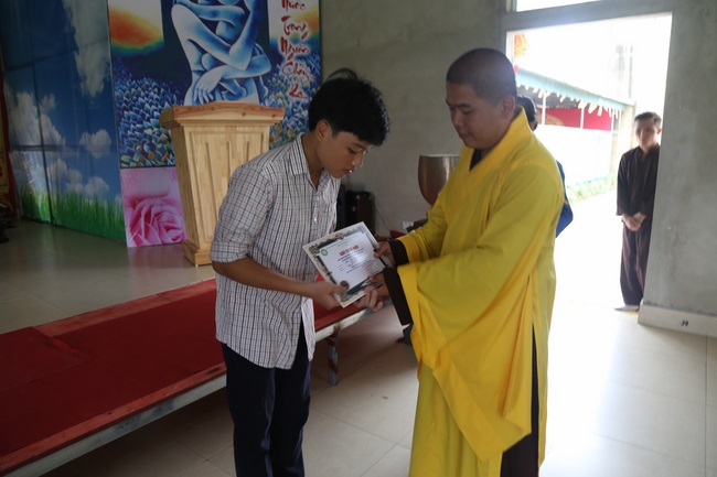 One - Day Cultivation at Dong Cao Pagoda in Thanh Hoa province.