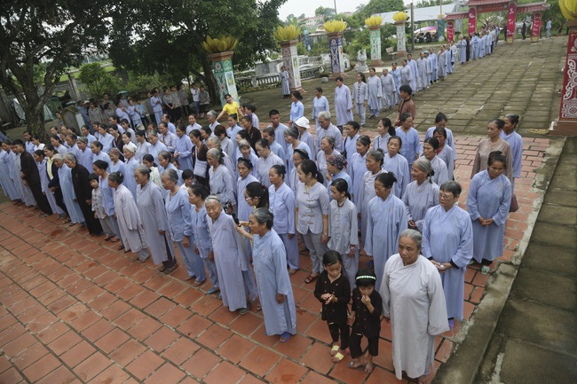 One - Day Cultivation at Dong Cao Pagoda in Thanh Hoa province.