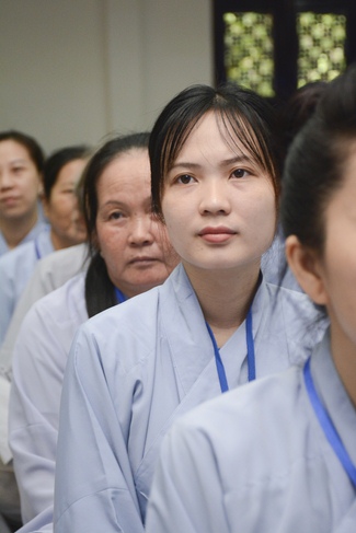 “The Sunset Period” – Dharm Talk in the 89th Seven-Day Retreat