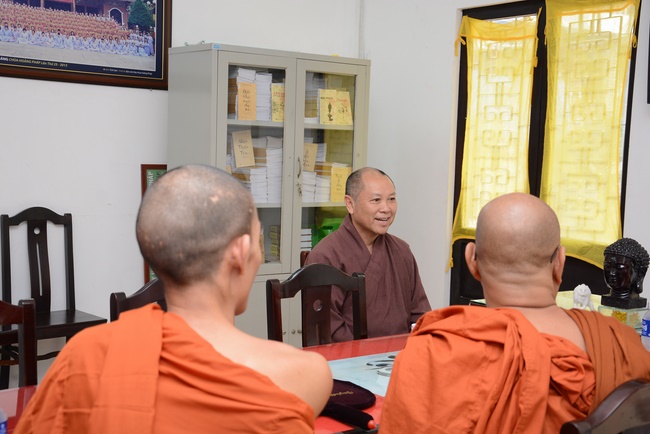 The 7th Tripitaka Dharma Master Sīlakkhandhābhivaṁsa visited Hoang Phap Temple