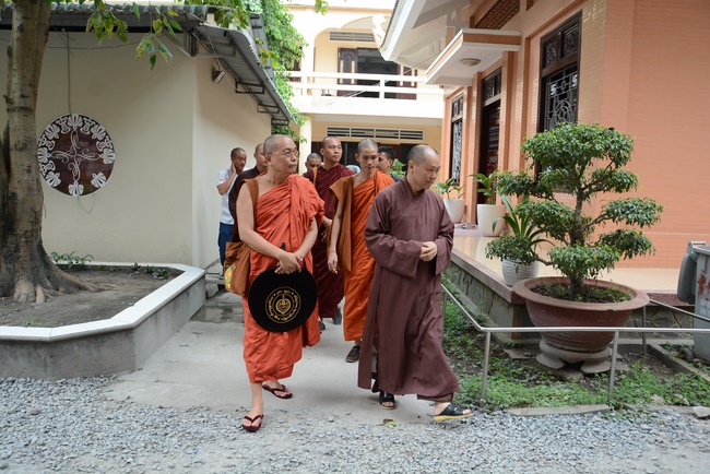 The 7th Tripitaka Dharma Master Sīlakkhandhābhivaṁsa visited Hoang Phap Temple