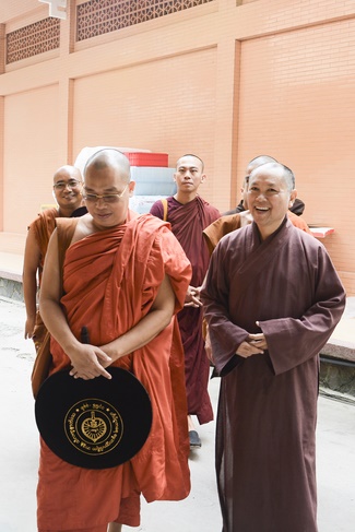 The 7th Tripitaka Dharma Master Sīlakkhandhābhivaṁsa visited Hoang Phap Temple
