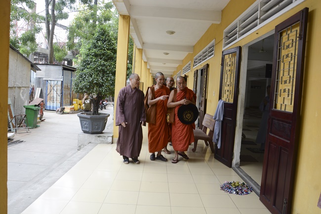 The 7th Tripitaka Dharma Master Sīlakkhandhābhivaṁsa visited Hoang Phap Temple