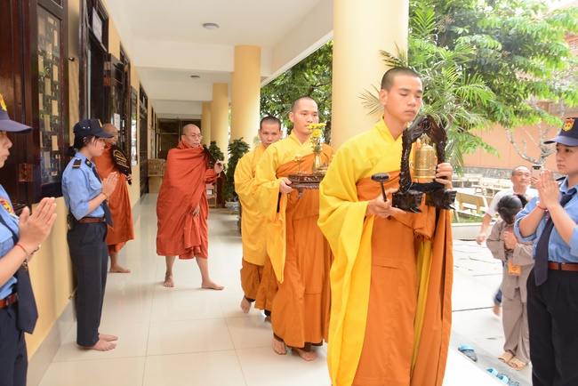 The 7th Tripitaka Dharma Master Sīlakkhandhābhivaṁsa visited Hoang Phap Temple