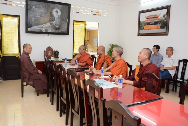The 7th Tripitaka Dharma Master Sīlakkhandhābhivaṁsa visited Hoang Phap Temple