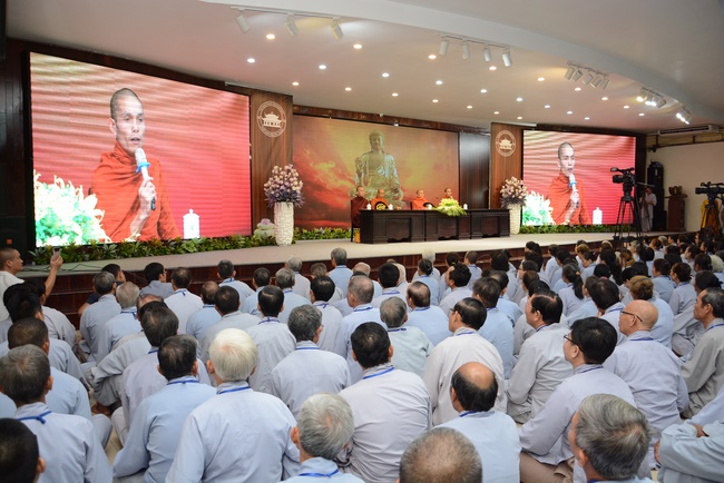 The 7th Tripitaka Dharma Master Sīlakkhandhābhivaṁsa visited Hoang Phap Temple