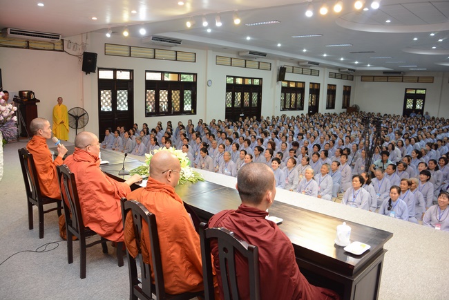 The 7th Tripitaka Dharma Master Sīlakkhandhābhivaṁsa visited Hoang Phap Temple