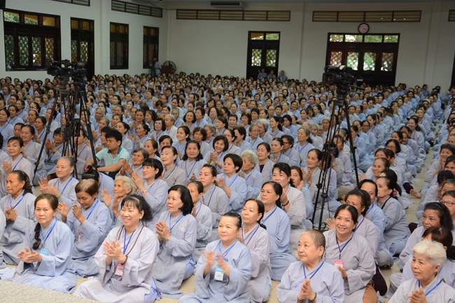 The 7th Tripitaka Dharma Master Sīlakkhandhābhivaṁsa visited Hoang Phap Temple
